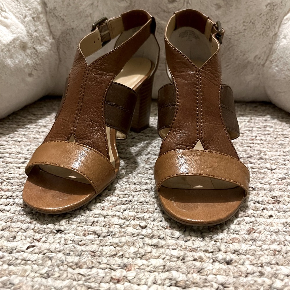 Nine West, size 6.5, sandal. Brown/tan, 3 inch stacked heel.